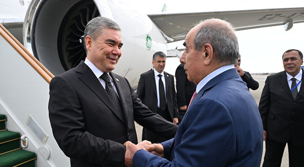 Berdiməhəmmədov Azərbaycana gəlib