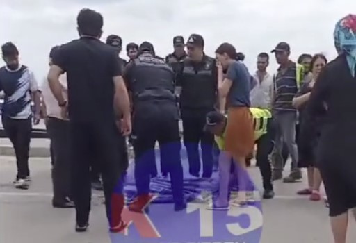 Qaradağda səkiyə çıxan maşın iki nəfəri vurub - Ölən var