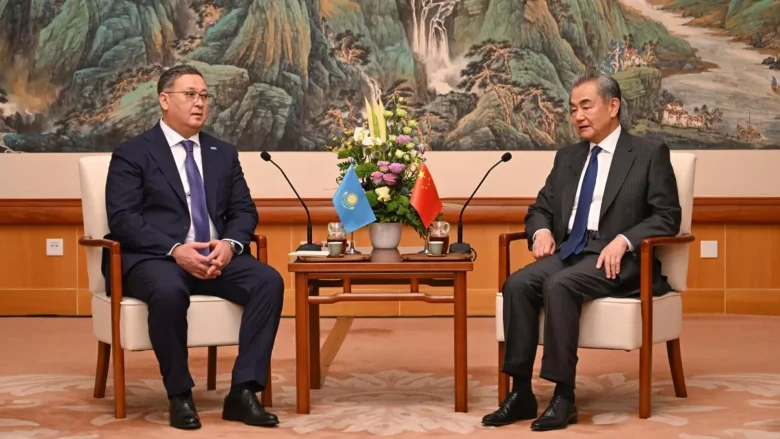 Astana və Pekin əməkdaşlıqdan məmnundur
