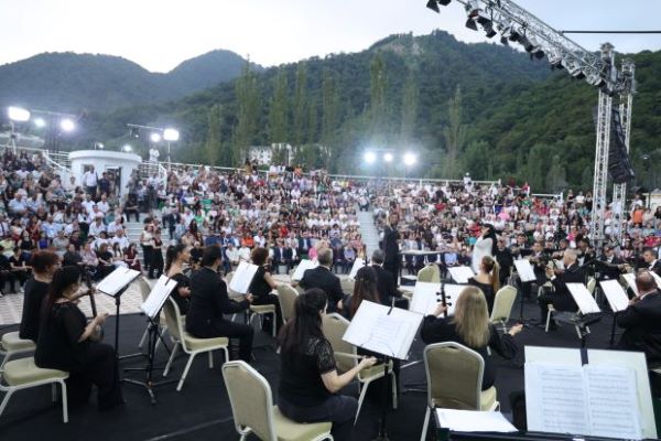 XIV Qəbələ Beynəlxalq Musiqi Festivalı başa çatıb
