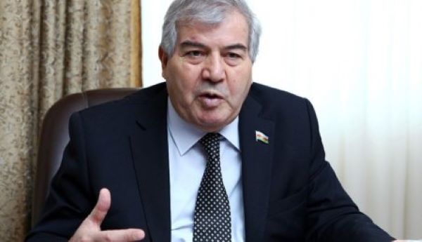Sabir Rüstəmxanlı: "Tüpürüm sənin menecerinə də..."
