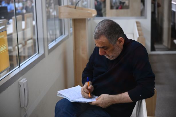 Ruben Vardanyanın məhkəməsində zərərçəkmiş və hüquqi varislər ifadə verir