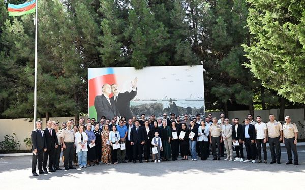 Şəhid jurnalistlərin medalları ailə üzvlərinə təqdim edilib