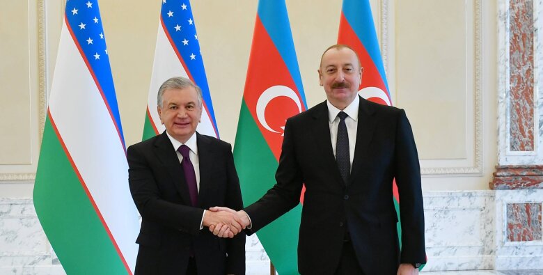 İlham Əliyev Şavkat Mirziyoyevlə müzakirə aparıb