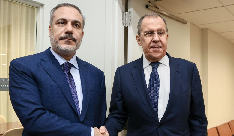 Fidan Lavrovla Ukraynadakı müharibəni müzakirə edib