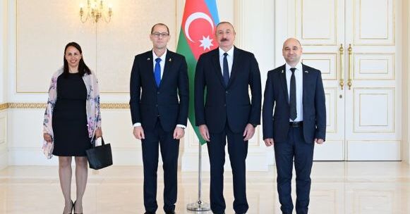 İlham Əliyev yeni səfirin etimadnaməsini qəbul edib