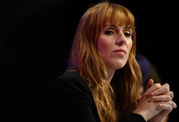 Britaniya baş nazirinin müavini istefa verib
