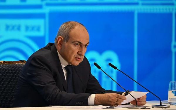 Paşinyan: "İranla sərhəd körpüsünün tikintisi gündəlikdə qalır"