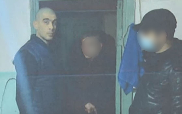 Həbsxanada rəisin köməkçisini yumruqla vuran məhkuma əlavə 5 il iş verilib