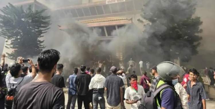 Nepalda iğtişaşlar: 900-ə yaxın məhbus qaçıb, çoxsaylı ölən və yaralı var