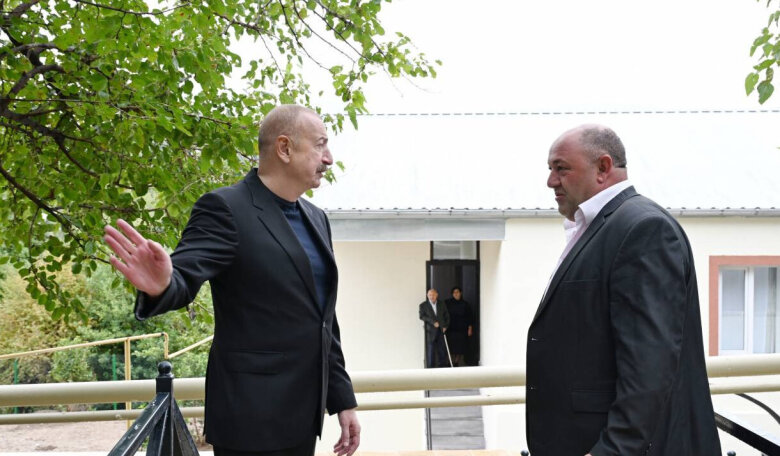 İlham Əliyev Xocavəndin Qırmızı Bazar qəsəbəsində olub