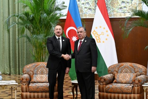 Azərbaycan və Tacikistan prezidentləri təkbətək görüşüb