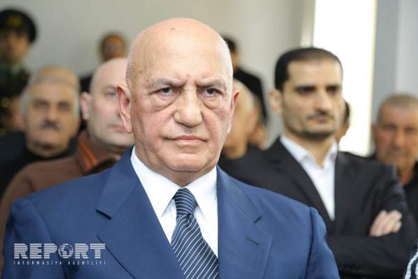 Əli İnsanov: "Burnunu tutsan, canı çıxar, həbsxanada dözməz"