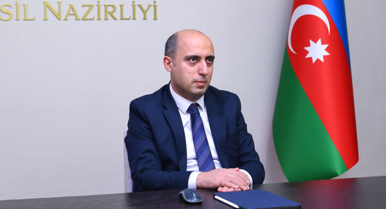 Nazir məktəbin acınacaqlı vəziyyətinə biganə yanaşır