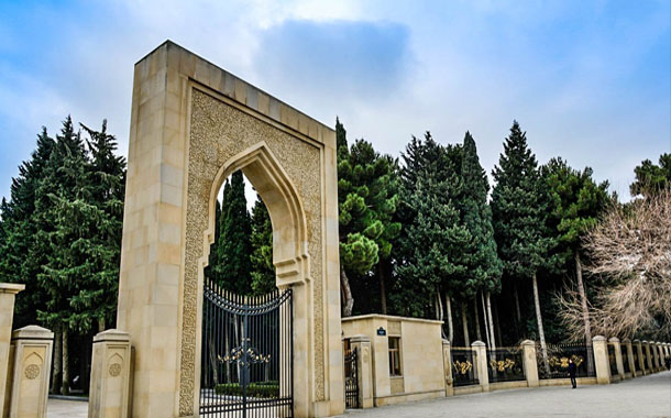 Xarici parlamentarilər Fəxri və Şəhidlər xiyabanlarında olublar