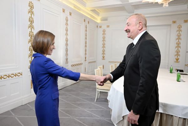 İlham Əliyev Moldova prezidenti ilə görüşüb