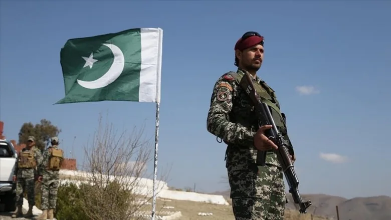 Pakistan Əfqanıstanın mövqelərinə zərbələr endirib