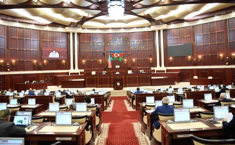 Milli Məclis 17 məsələni müzakirəyə çıxarıb