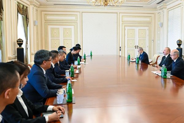 İlham Əliyev "China Datang Corporation Ltd." şirkətinin rəsmilərini qəbul edib