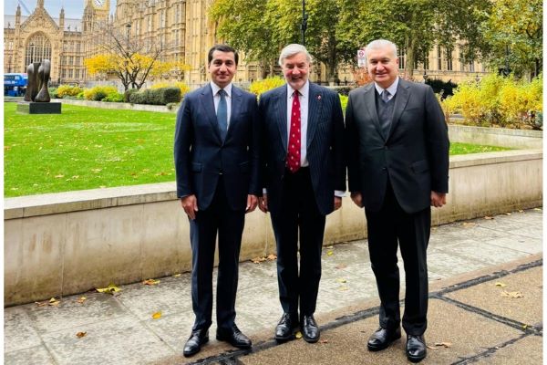 Hikmət Hacıyev Britaniyanın ticarət elçisi ilə görüşüb