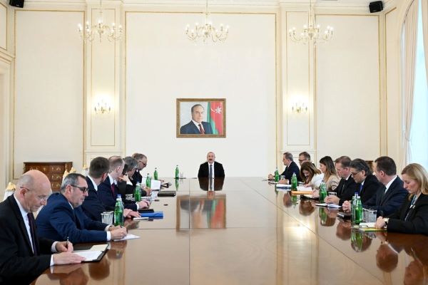 Prezident İlham Əliyev NATO nümayəndə heyətini qəbul edib