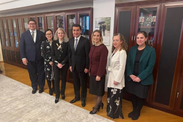 Hikmət Hacıyev ABŞ Dövlət katibinin müavini ilə müzakirə aparıb