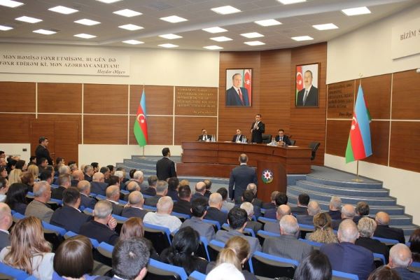 Bakı Şəhər İcra Hakimiyyətində müşavirə keçirilib