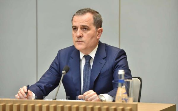 Ceyhun Bayramov Vatikana gedib