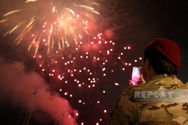 Bakıda Zəfər Günü münasibətilə konsert və atəşfəşanlıq olub
