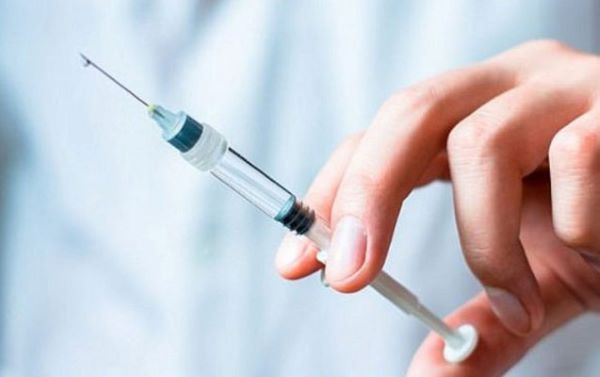 Klinikada iynə vurulan qadın ölüb