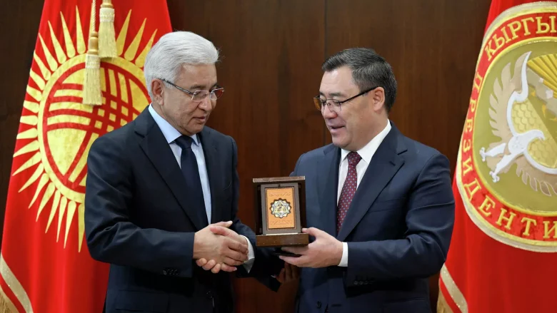 KTMT-nin baş katibi ordenlə təltif edilib