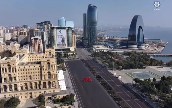 Bakıda hərbi parad - Canlı yayım