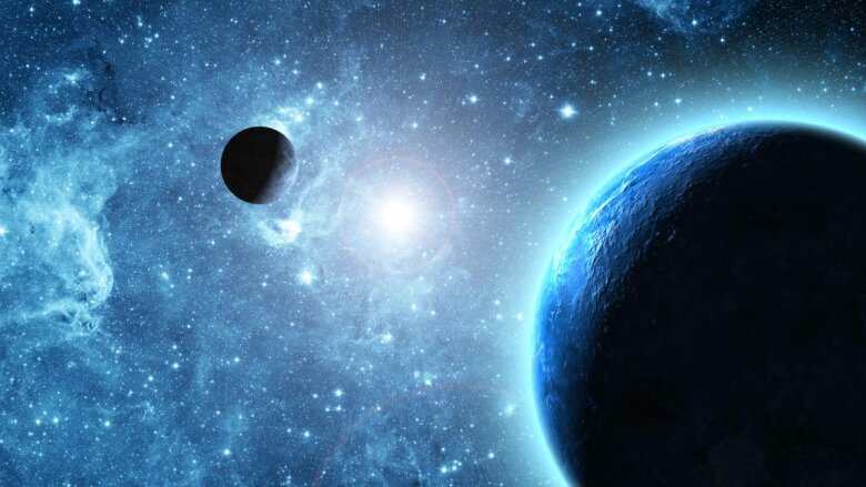 Yer kürəsini sirli bir peyk müşahidə edir