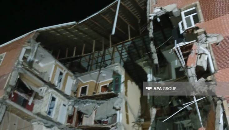 Goranboyda 5 mərtəbəli yaşayış binasının bir bloku çöküb