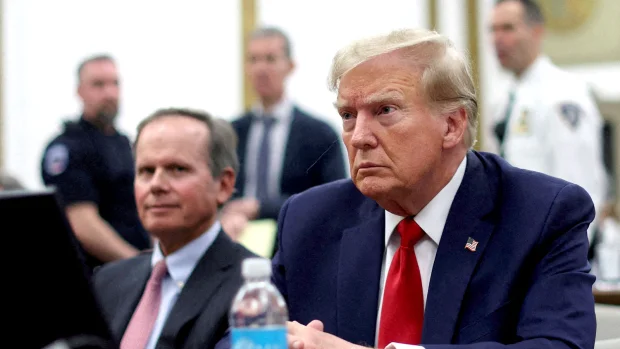 Siyasətçilər və iş adamları Tramp haqqında məlumatı Epşteyndən alırmış