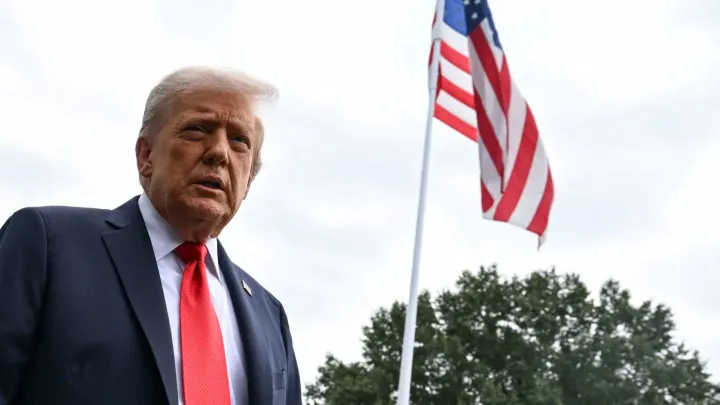 Tramp suala görə jurnalisti təhqir edib