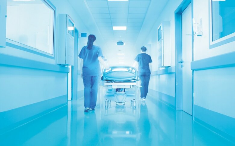 Bakıda yataqxanada yanğın olub - 3 nəfər təxliyə edilib