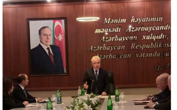 Zeynal Nağdəliyev yeni icra başçısını kollektivə təqdim edib