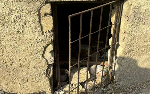 Bakıda binanın zirzəmisindən meyit tapılıb