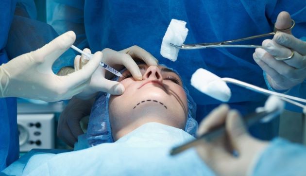 Həkimlər işləyə bilmək üçün nazirliyə rüşvət verib? - Siyahı