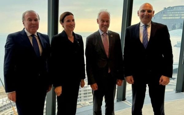 Aİ ilə Azərbaycan arasında mühim məsələlər müzakirə olunub