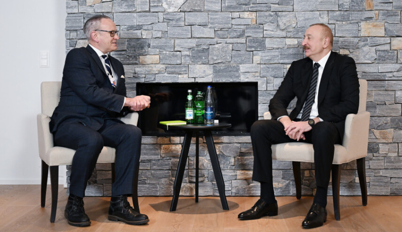 Prezident Davosda görüşlərini davam etdirir