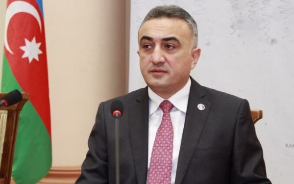 Bəzi vəkillər sosial şəbəkədə qeyri-etik davranış nümayiş etdirirlər