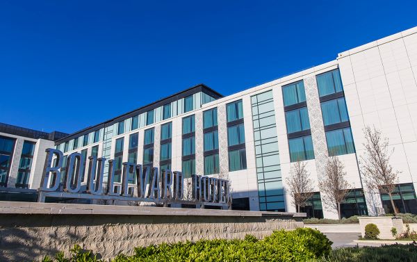 Bakıda məşhur hoteldə ofisiant iş yoldaşını öldürüb