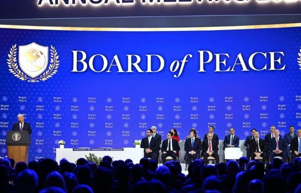 İlham Əliyev Sülh Şurasına üzvlüklə bağlı sənəd imzalayıb - Fotolar