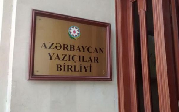Yazıçılar Birliyinə üzvlük dayandırılıb
