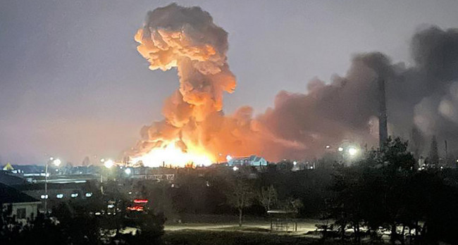 Zelenski: 420 dron və 39 raketin hücumuna məruz qalmışıq