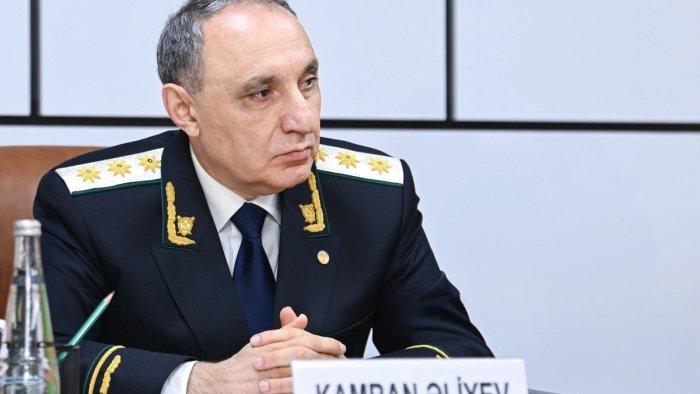 Kamran Əliyev üç prokuror təyin edib