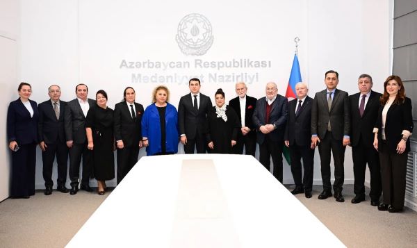 Xalq artistlərinə "Fəxri diplom"lar verilib