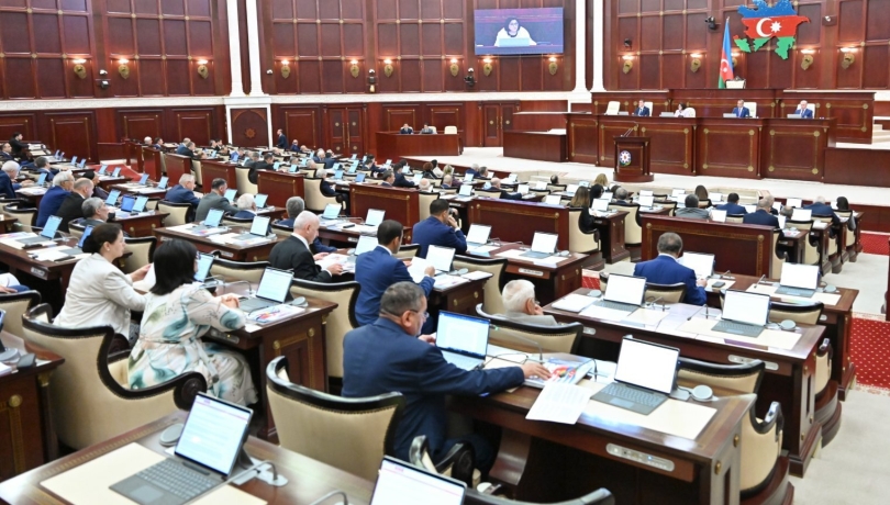 Milli Məclisin iki komissiyası yenidən formalaşdırılıb